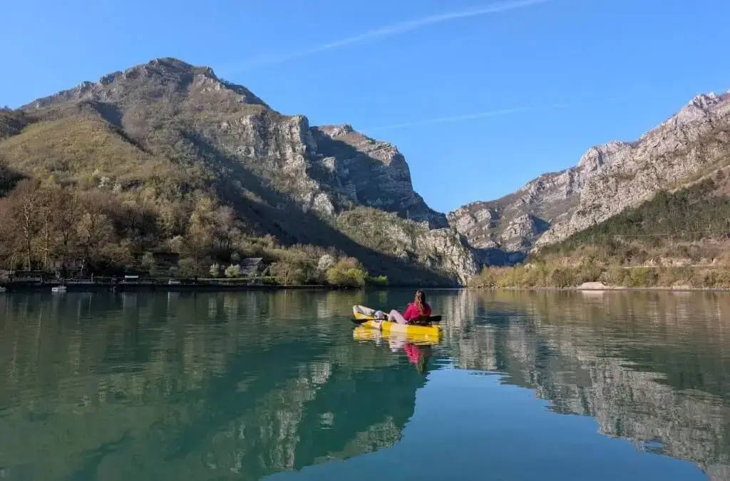 Kayak approach across Grabovica Lake for the Prenjska Vrata via ferrata