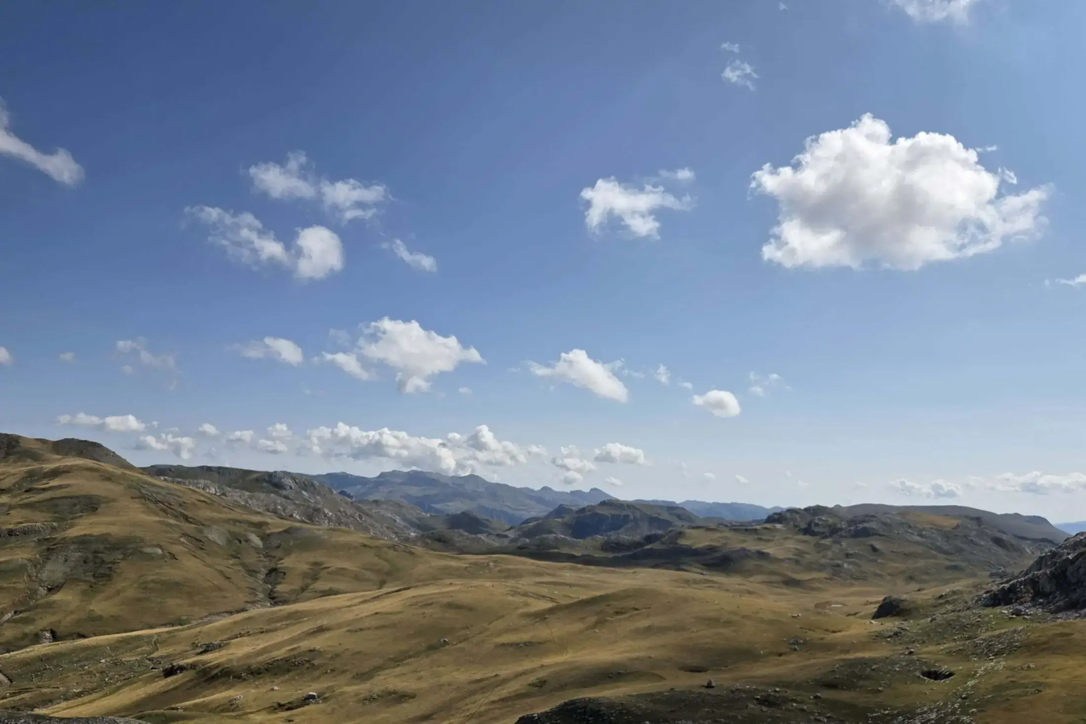 Summer Hiking in Bosnia: Managing Heat, Afternoon Storms, and Route Choice
