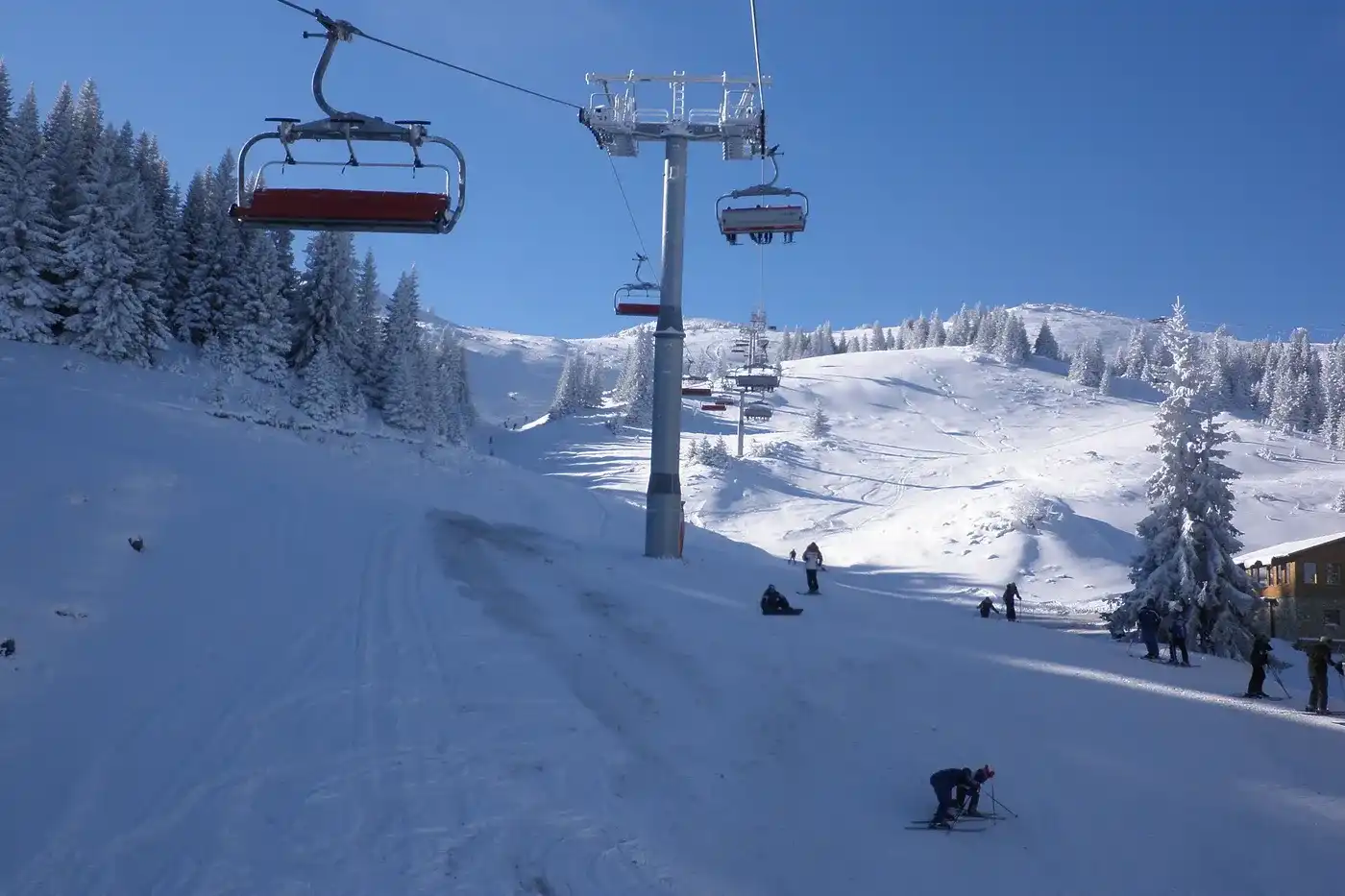 Jahorina vs Bjelašnica: Which Ski Resort Near Sarajevo Should You Pick?